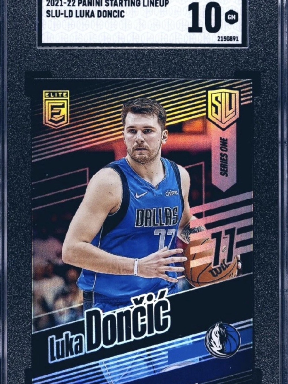 2021-2022 Panini Starting Lineup Series 1 LD Luka Doncic SGC 10 Mavericks
